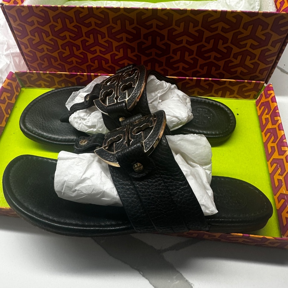Tory Burch Black Leather Thong Sandals with Gold Logo - Picture 7 of 14